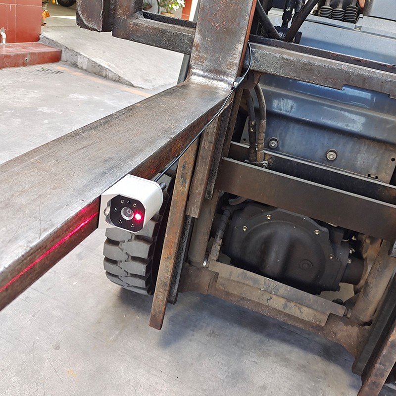 Inštalácia laser kamera systému na vysokozdvižný vozík